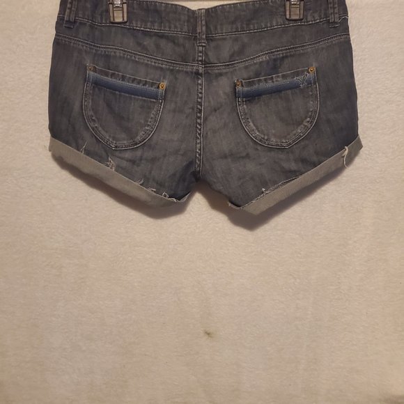 Women's Size 8 American Eagle Denim Shorts - Picture 2 of 2